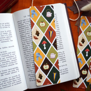 Marque-page "Patchwork d'automne" par chatdudesert. Photo prise de face, vue d'ensemble sur le marque-page.