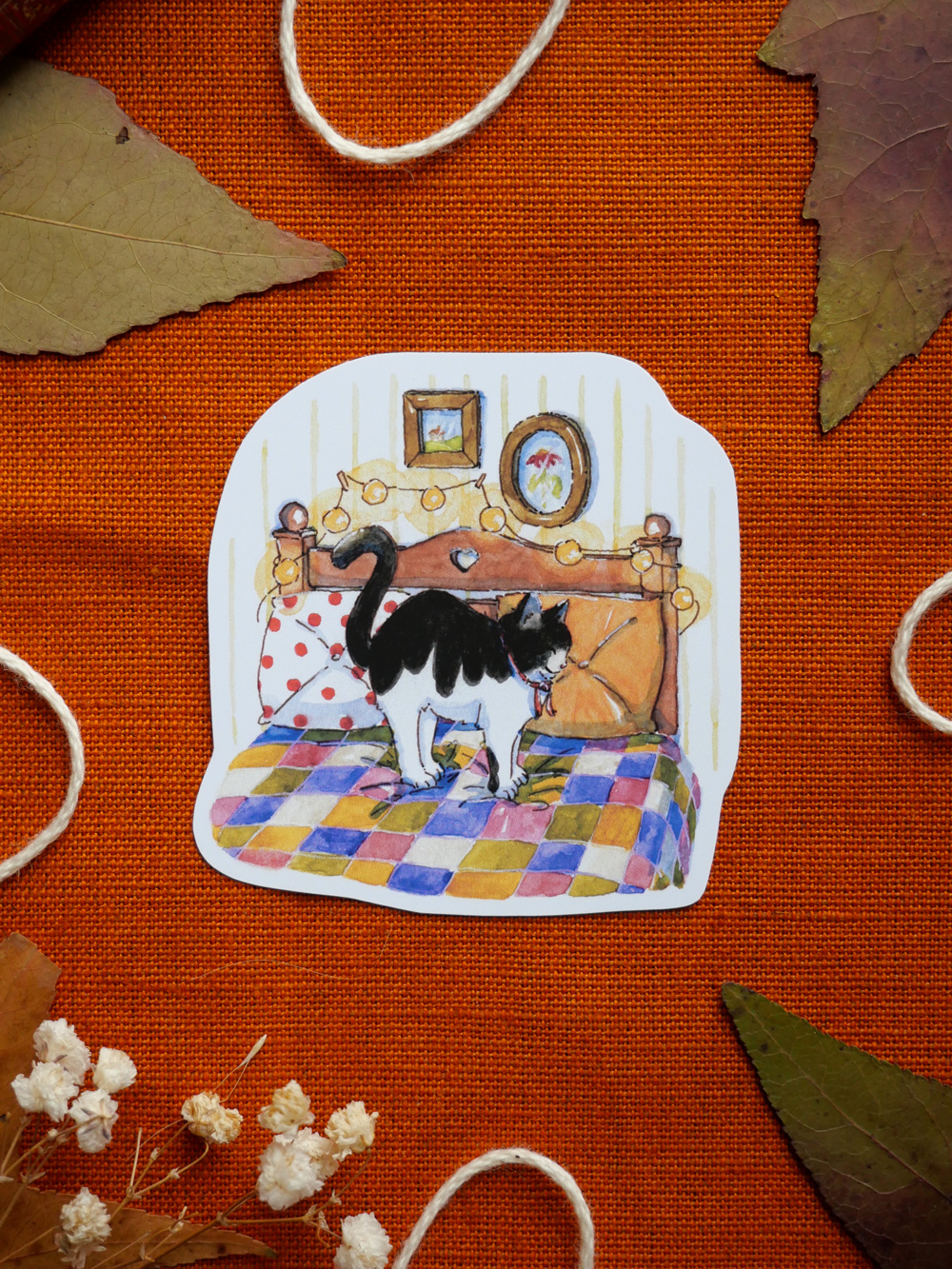 Sticker "Chat accordéon" par chatdudesert. Photo prise de face, vue d'ensemble sur le sticker.